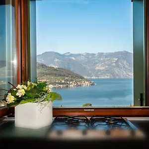 https://casa-distone.it-lombardy.com